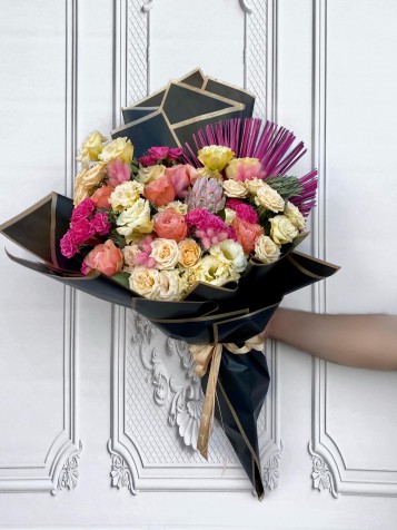 Mariposa Karışık Buket