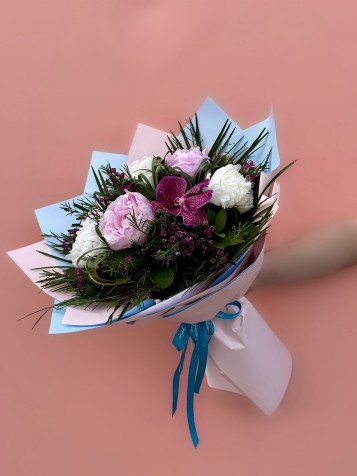 Beyaz & Pembe Şakayık Buketi