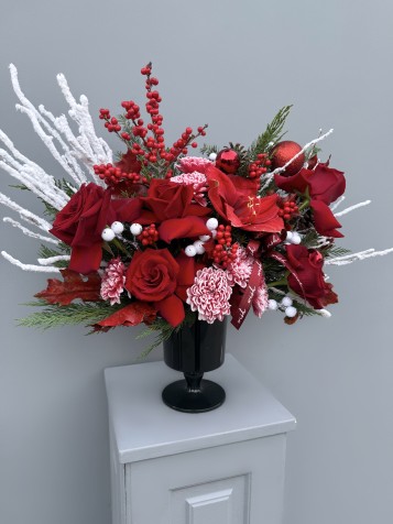 Snowy Red Yılbaşı Aranjmanı