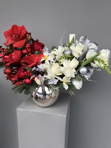 Red & White Özel Tasarım Yılbaşı Aranjmanı