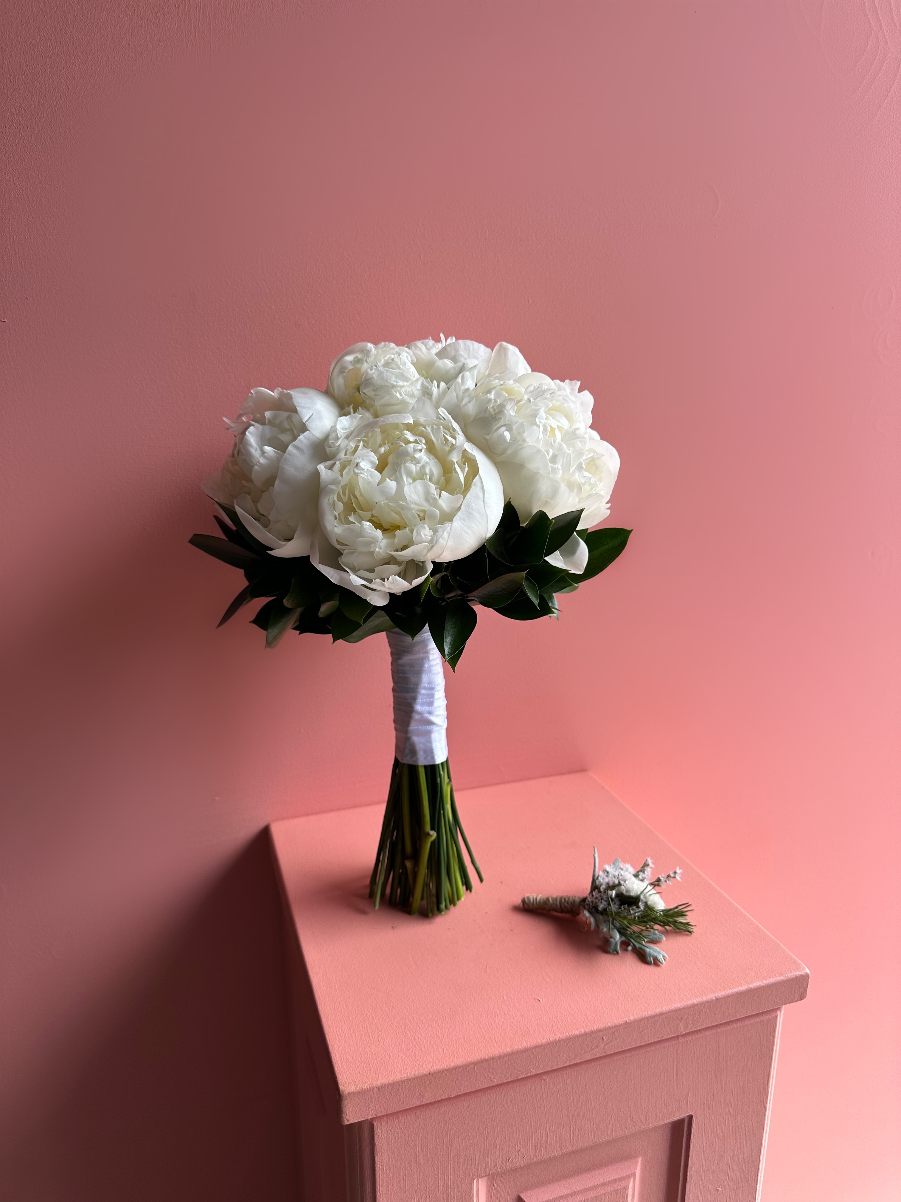 10 Adet Beyaz Şakayık Gelin Buketi & Damat Yaka Çiçeği