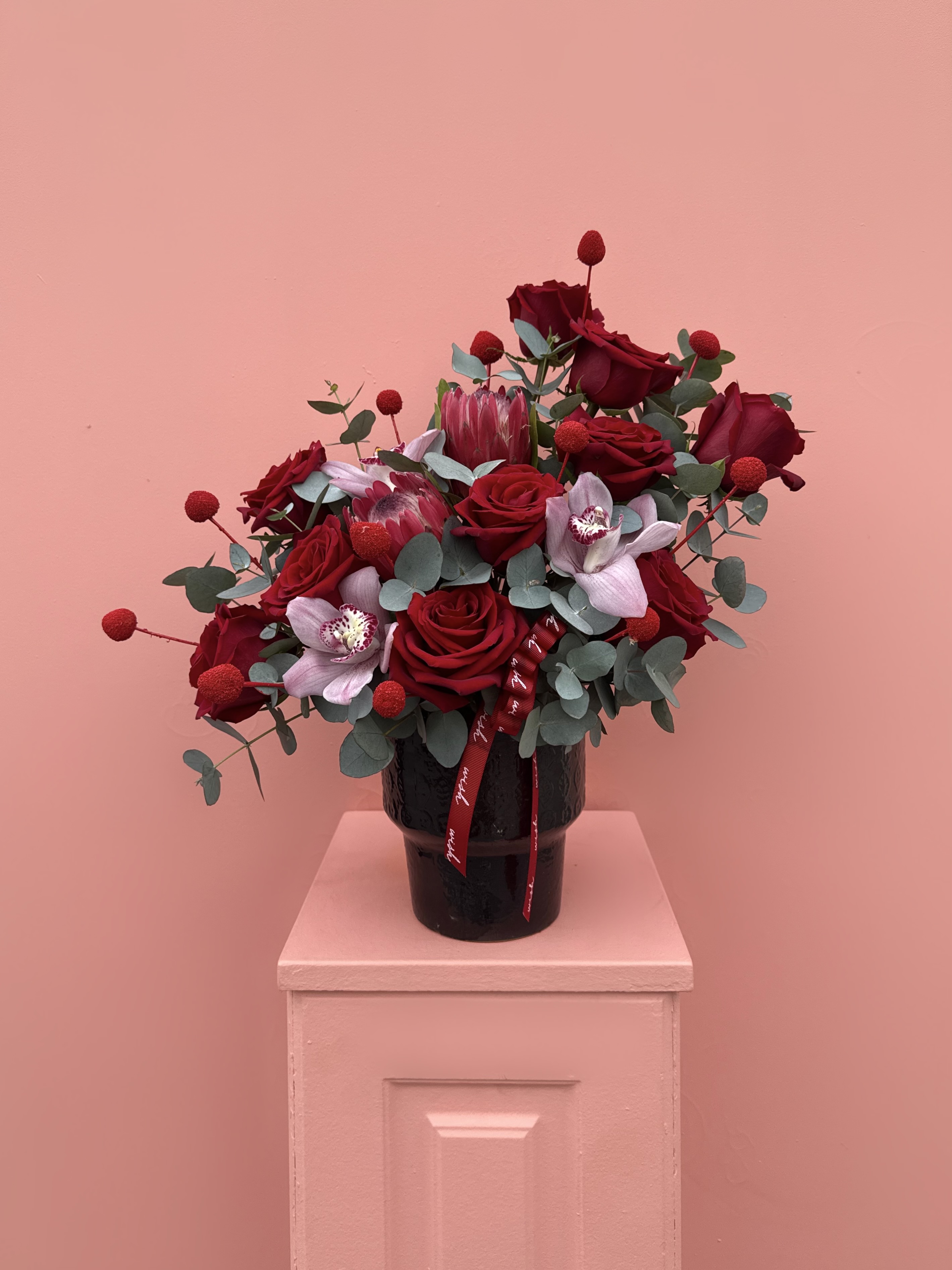 Iconic Red Kırmızı Gül Aranjmanı
