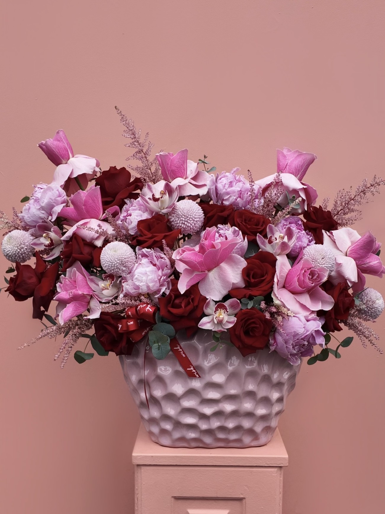 The Love Signature Şakayıklar Ve Güller Lüks Aranjman