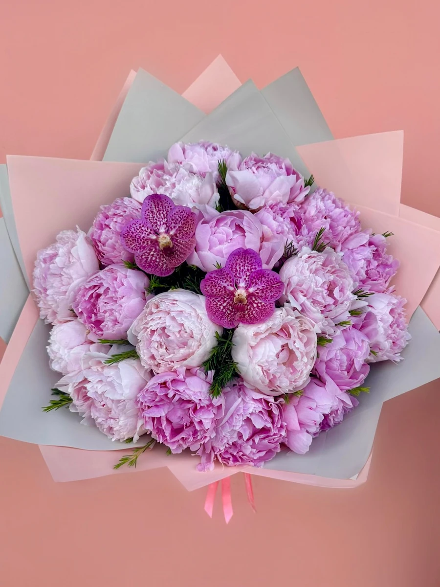 20’li Pembe Şakayık Buketi