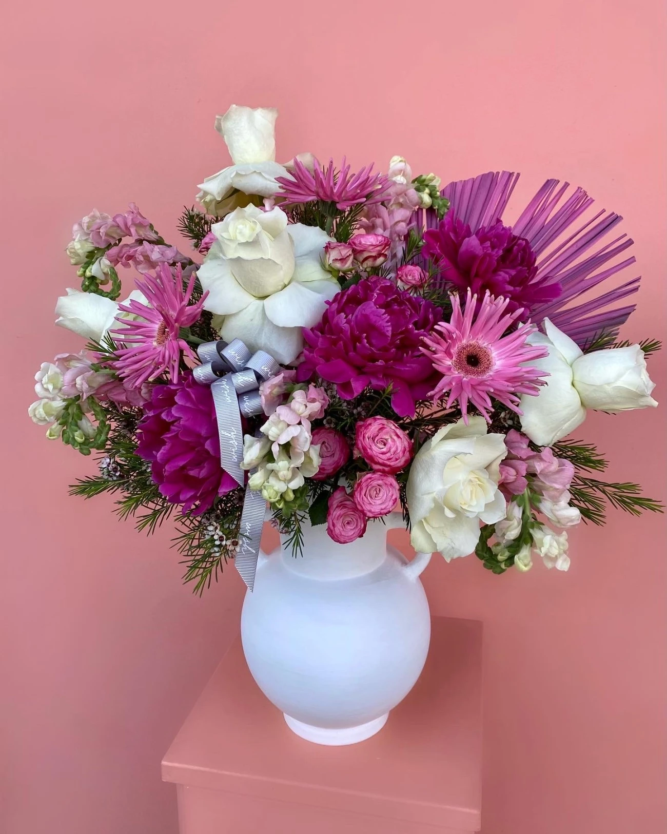 Daniela El Yapımı Seramik Vazoda Aranjman