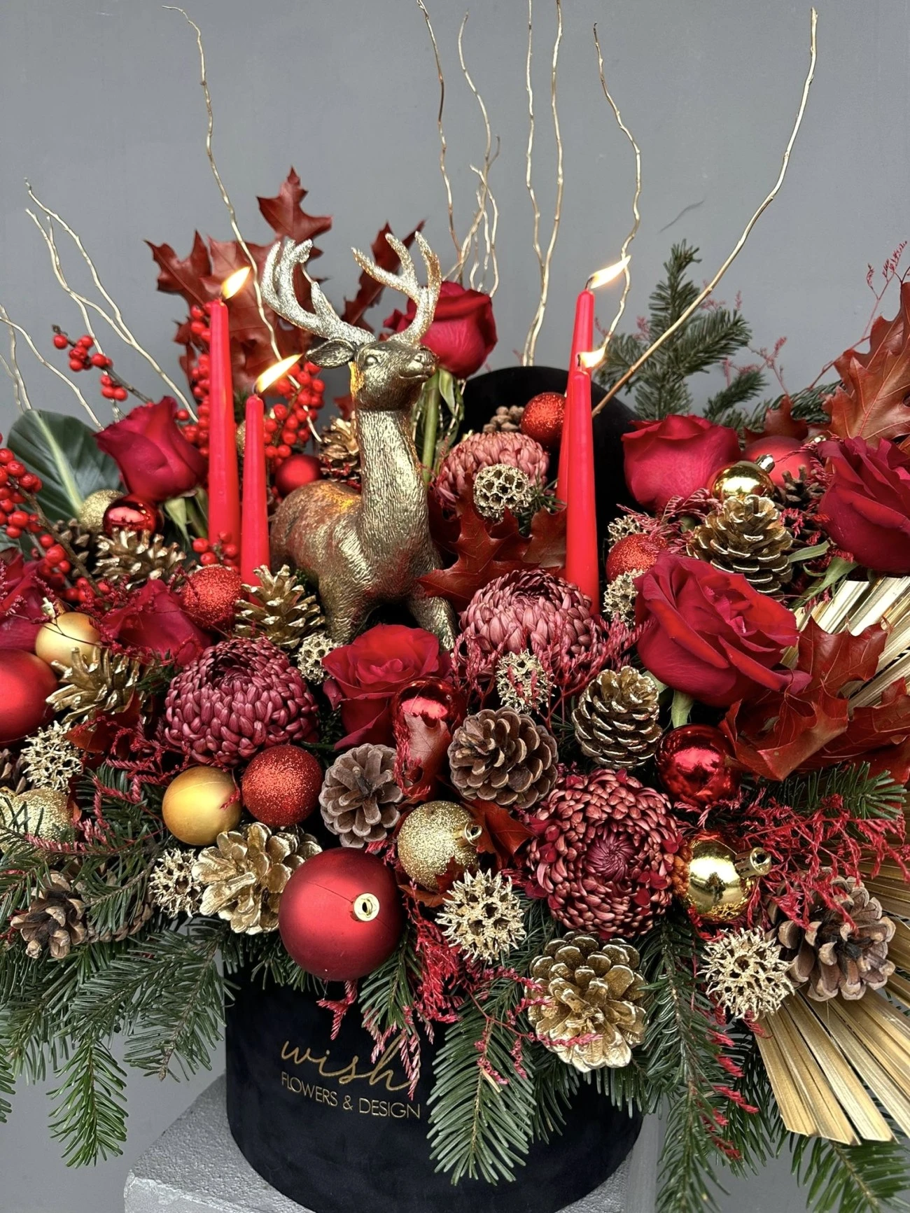 Black Love Grand Deluxe Geyikli & Mumlu Yılbaşı Aranjmanı