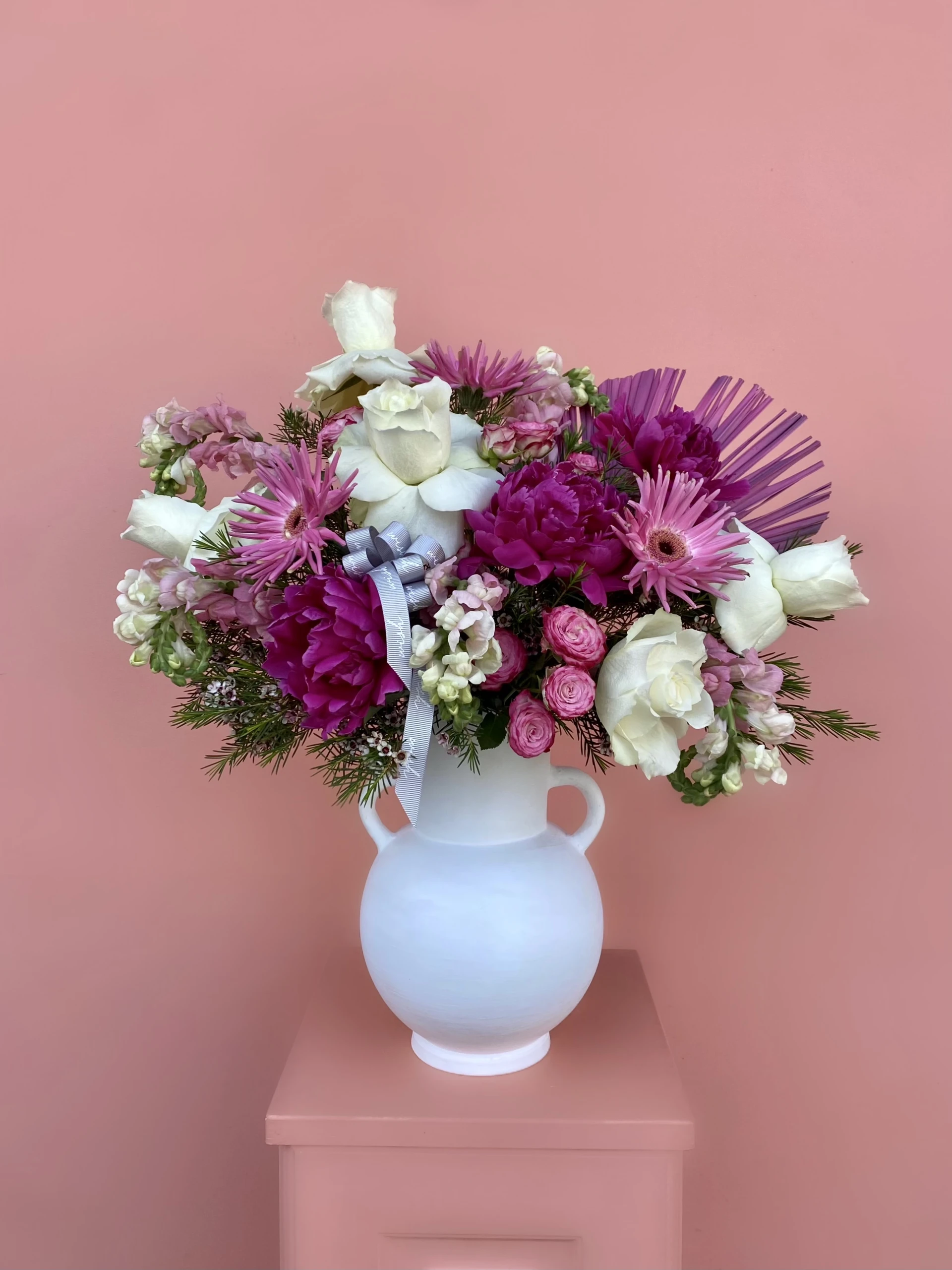 Daniela El Yapımı Seramik Vazoda Aranjman