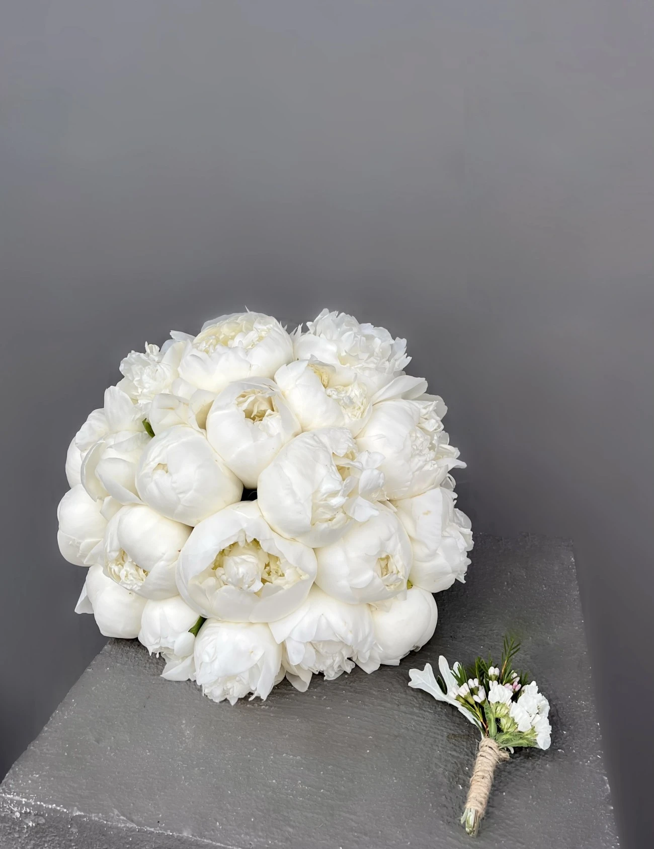 20 Adet Beyaz Şakayık Gelin Buketi & Damat Yaka Çiçeği