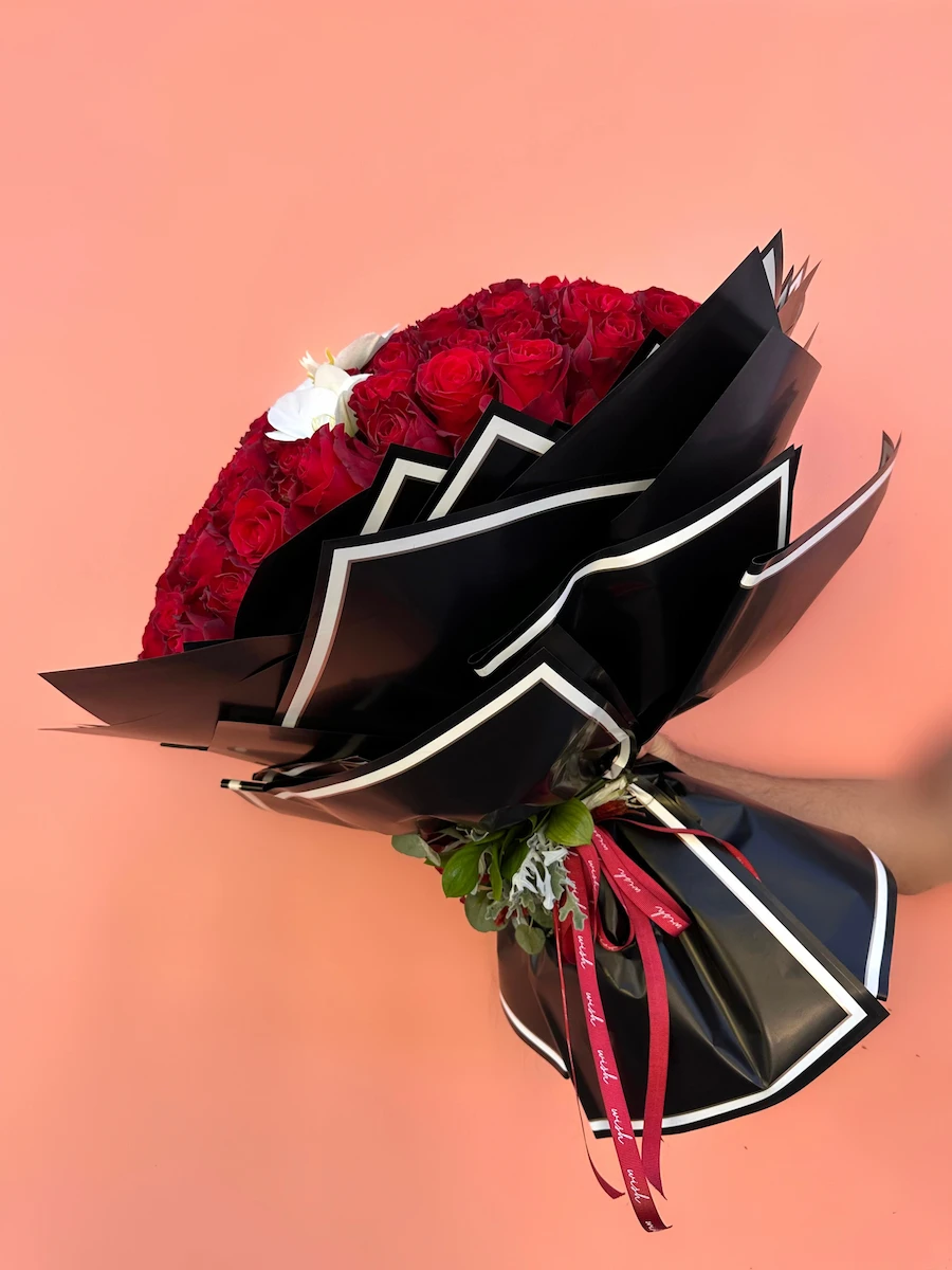 Endless Love Grand Deluxe Kırmızı Gül Buketi