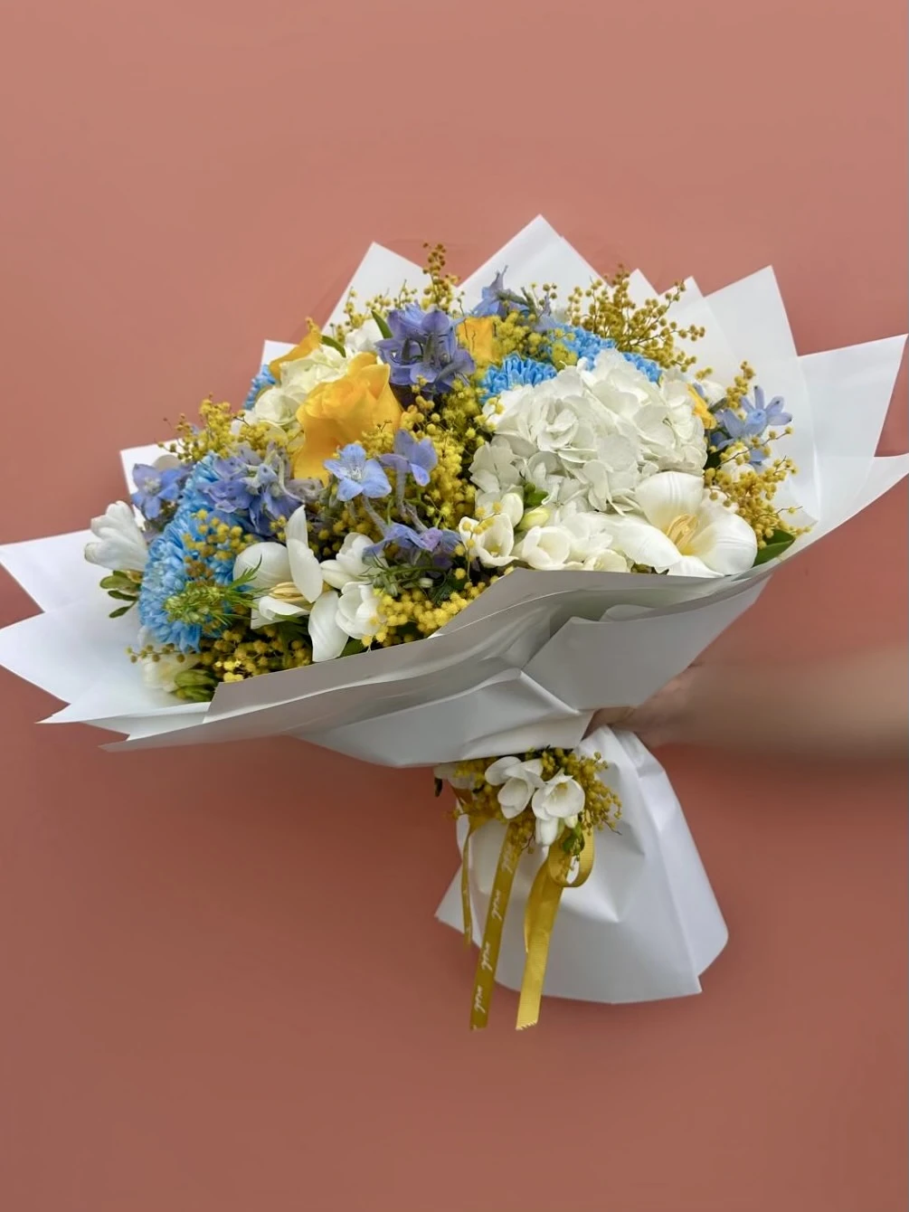 Blue Mimosa Garden Karışık Buket