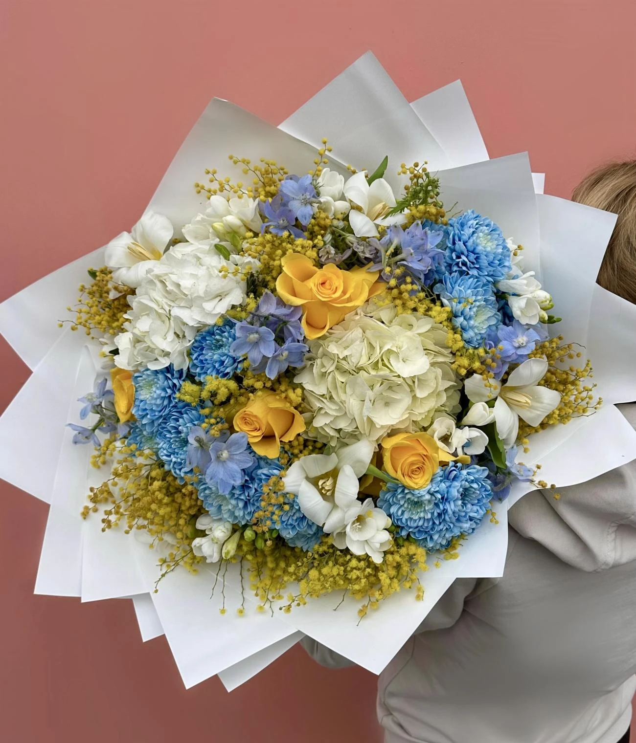 Blue Mimosa Garden Karışık Buket