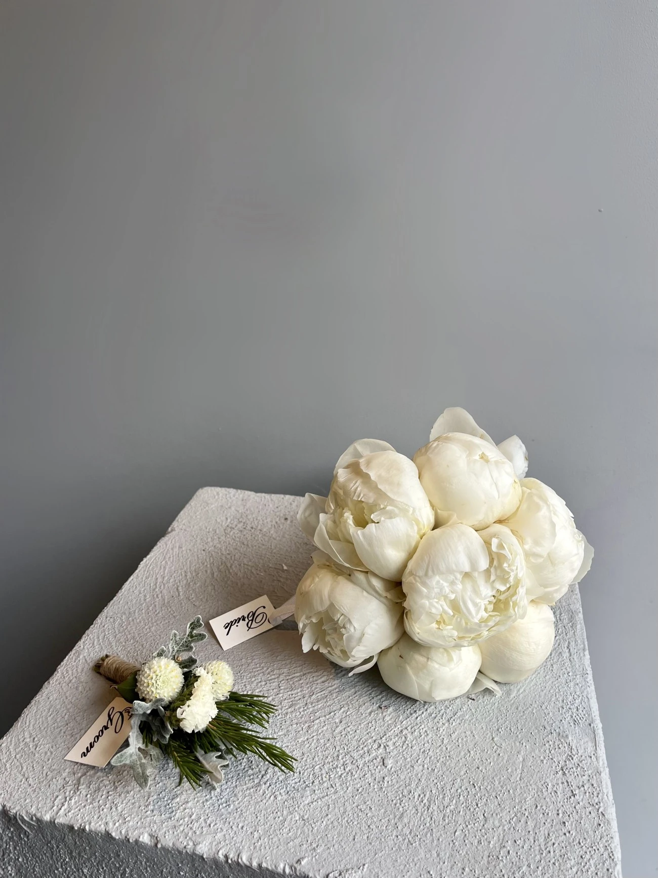 Beyaz Şakayıklar & Damat Yaka Çiçeği