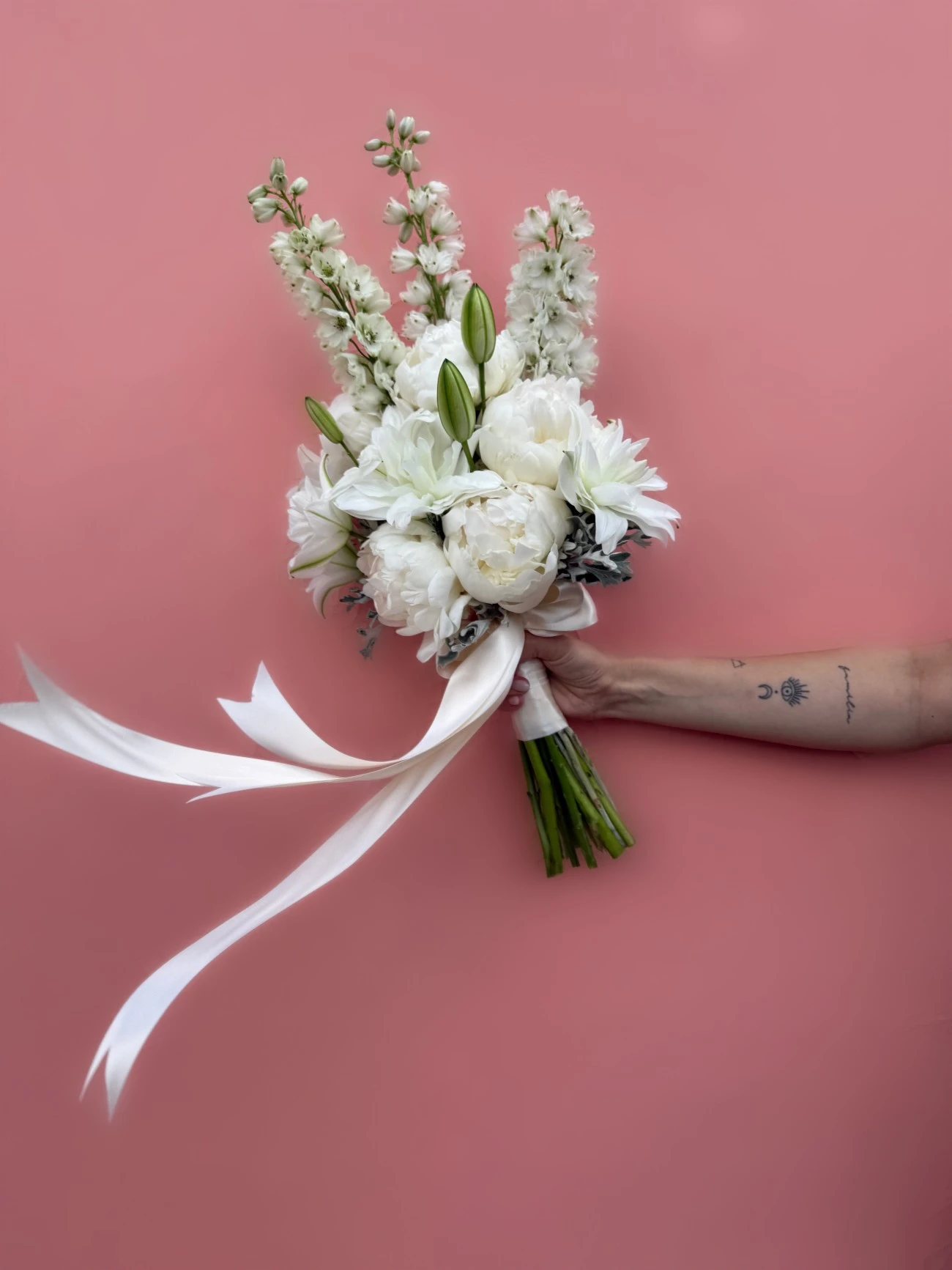 Beyaz Rüya Şakayıklı Gelin Buketi