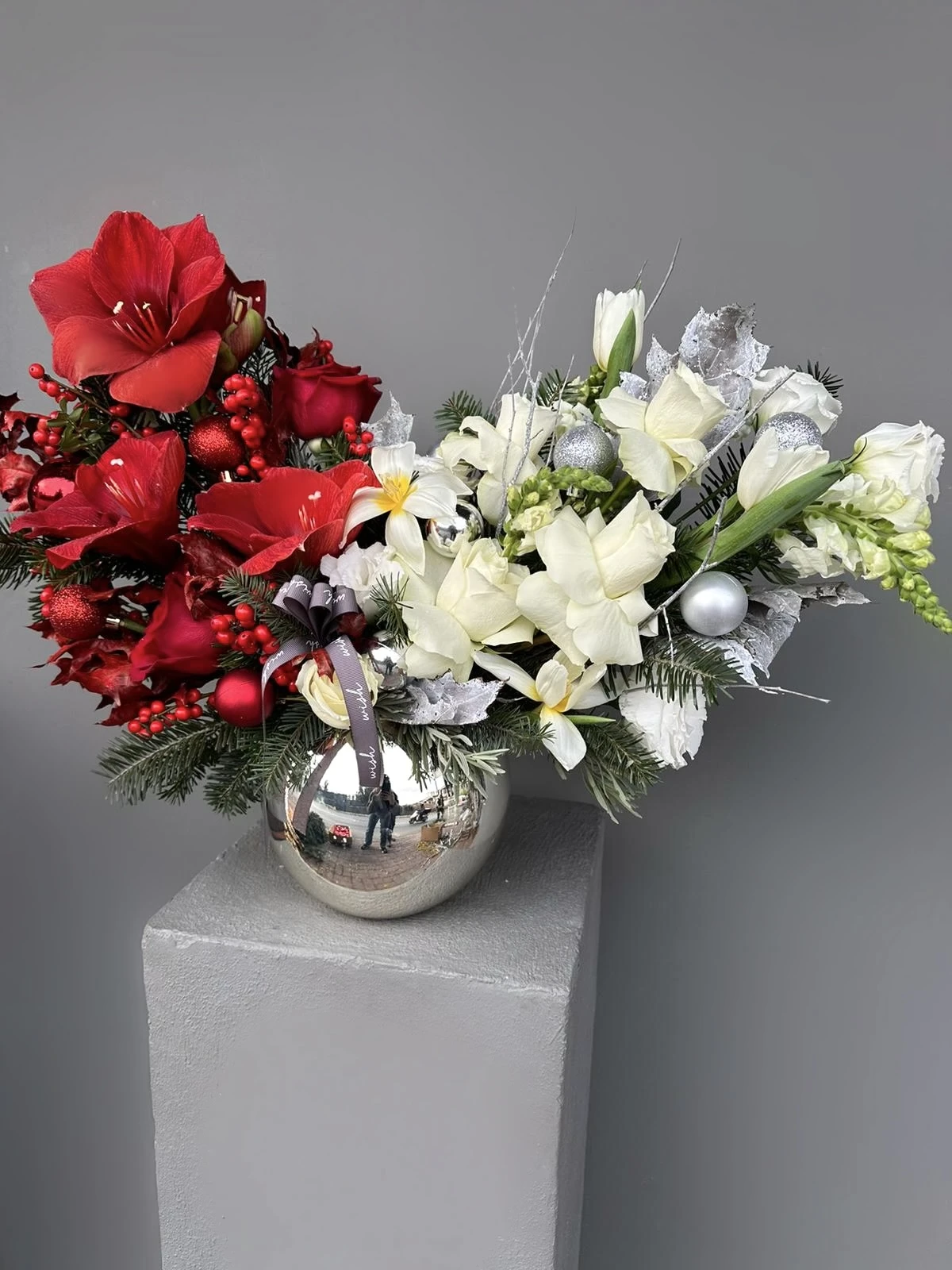 Red & White Özel Tasarım Yılbaşı Aranjmanı