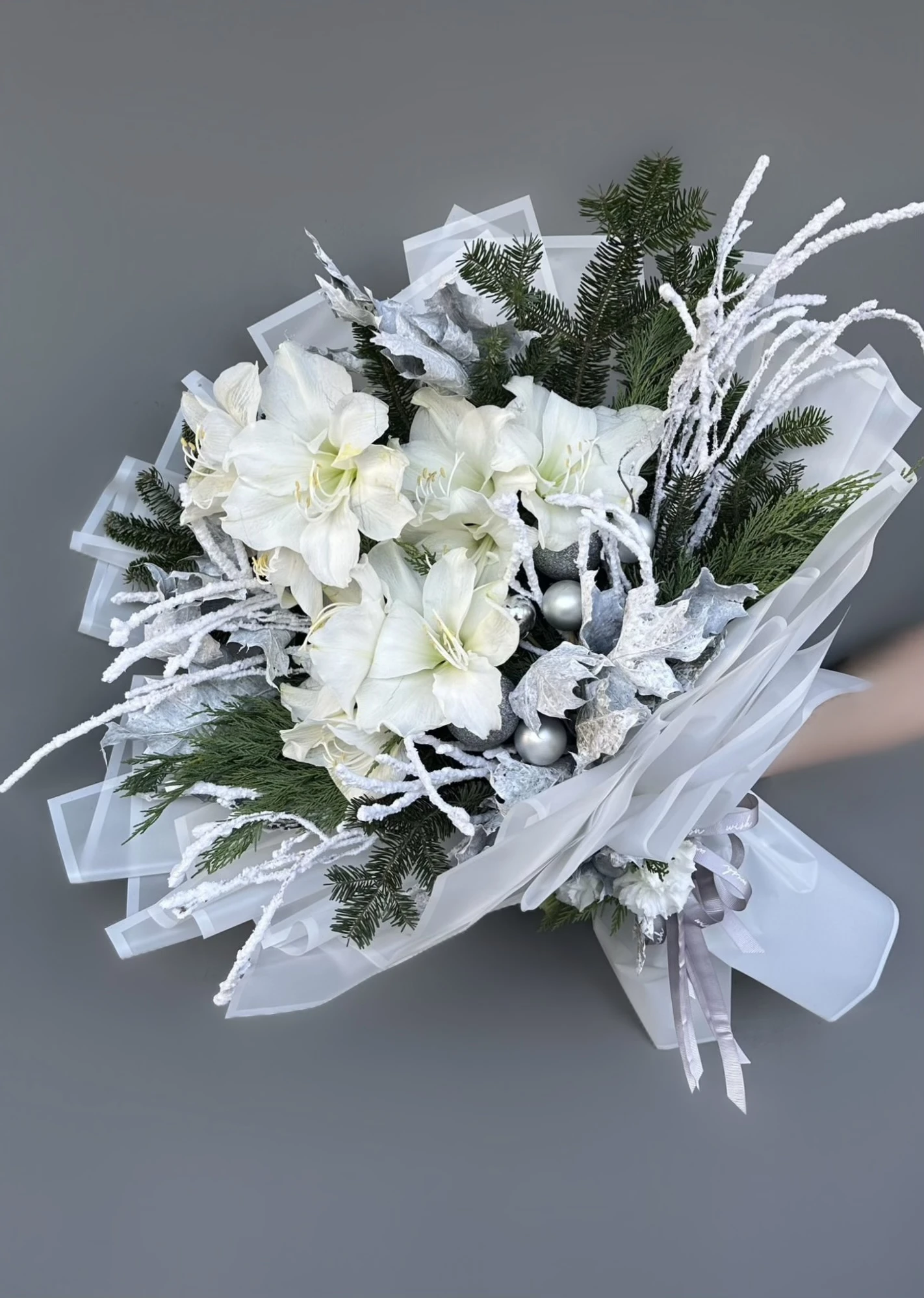 White Amaryllis Kış Buketi