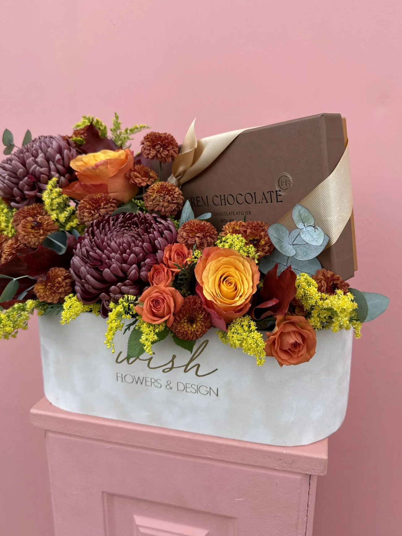 Krem Kadife Kutuda Çikolatalı Sonbahar Çiçek Bahçesi