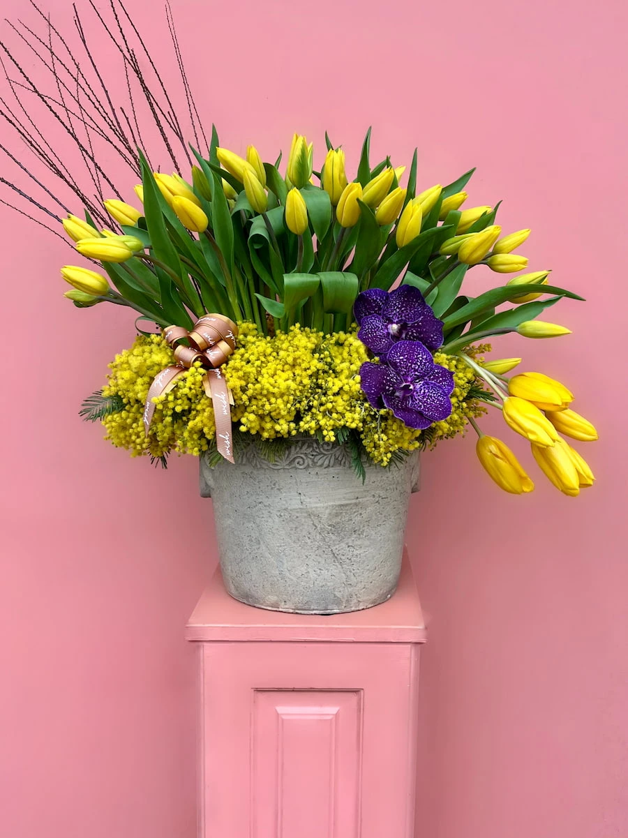 Lüks Sarı Lale Bahçesi Aranjmanı