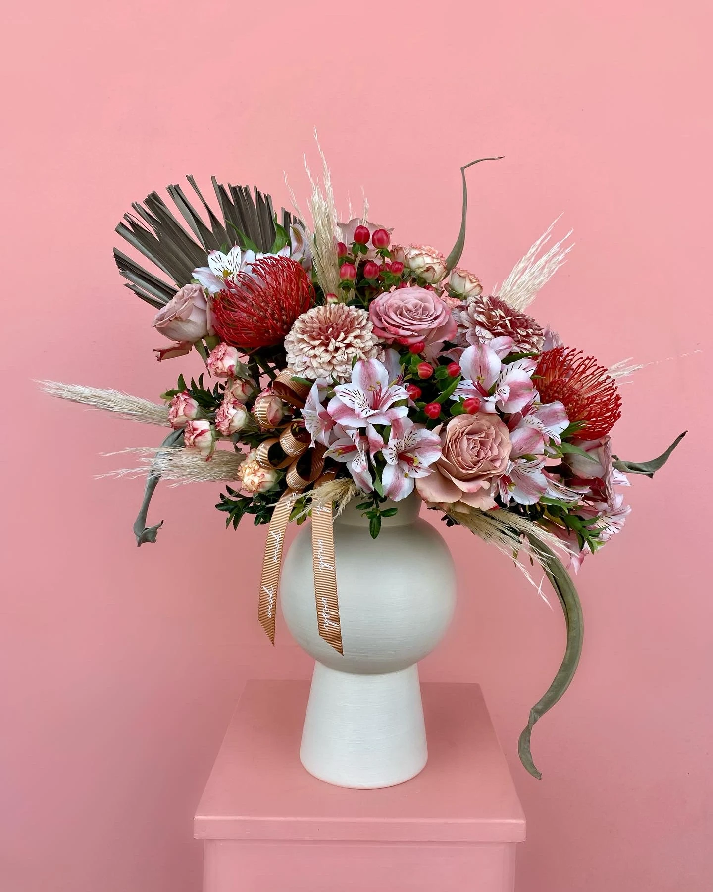 Bella El Yapımı Seramik Vazoda Aranjman