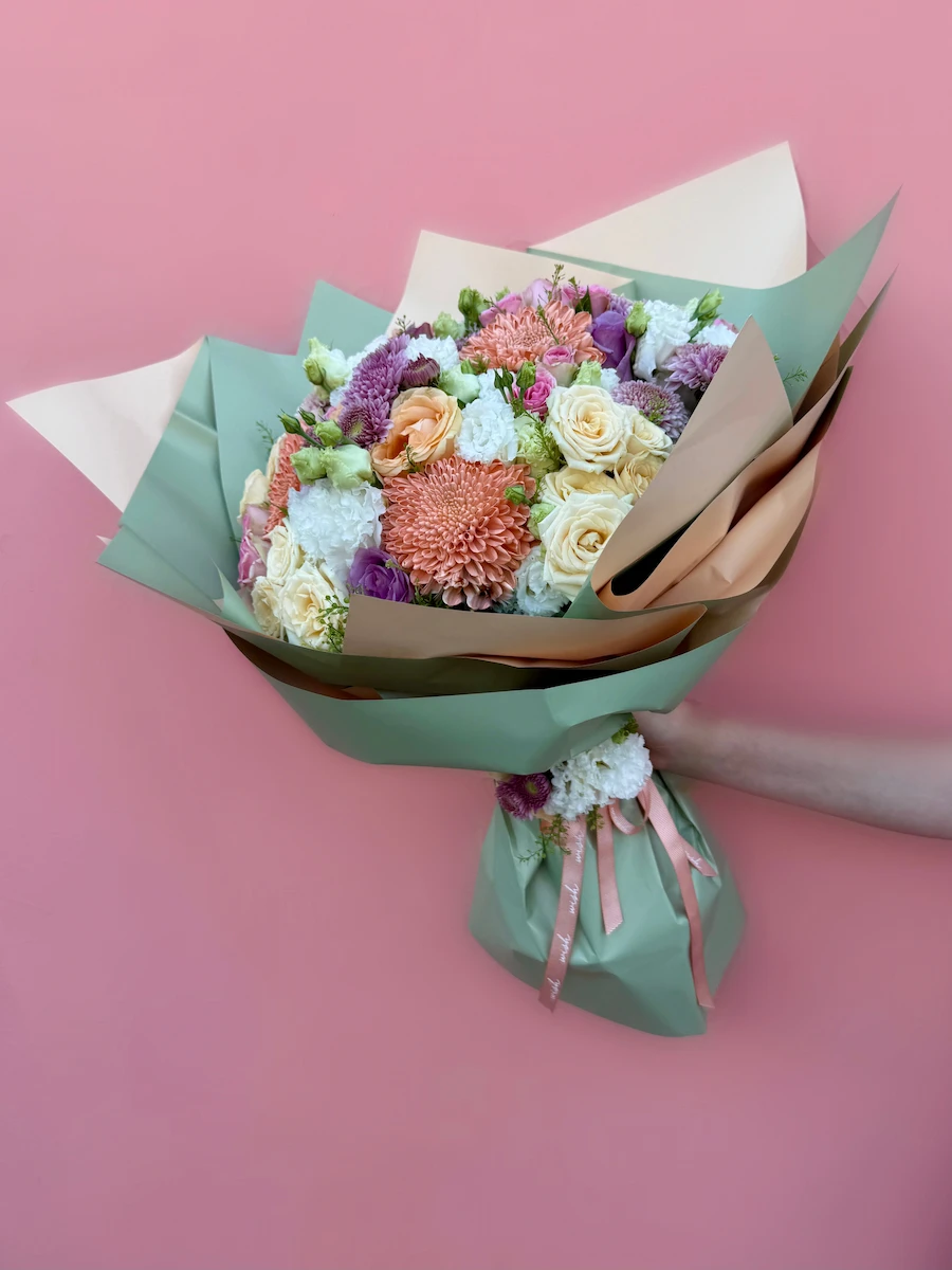 Romance in Bloom Karışık Buket