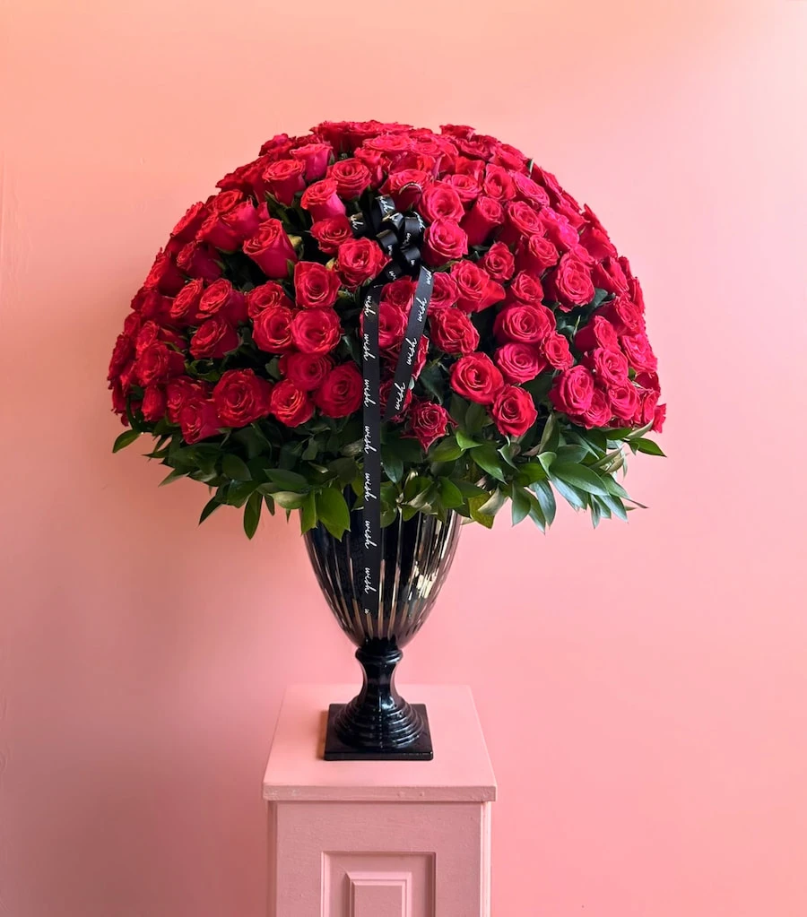 Royal Deluxe Özel Cam Vazoda Kırmızı Gül Aranjmanı