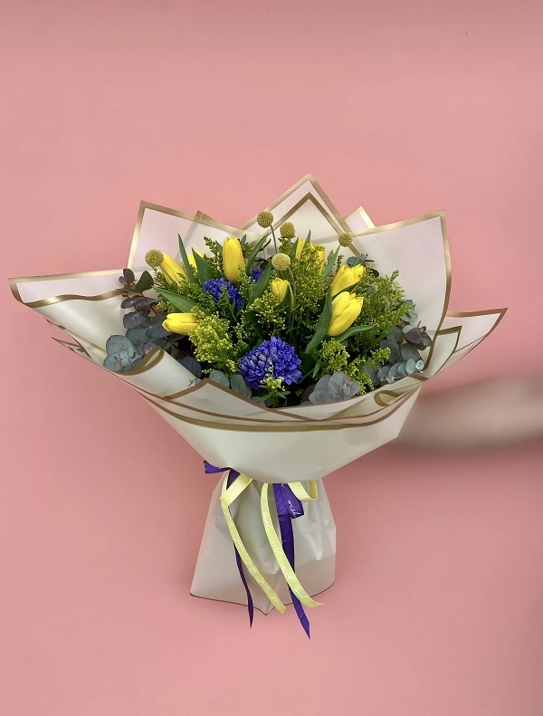 Vivi Lale ve Sümbül Buketi